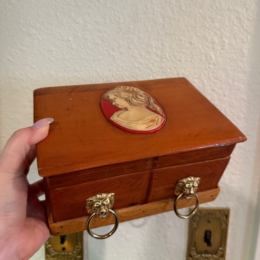 Vintage Handmade Jewelry/Small Storage Box
